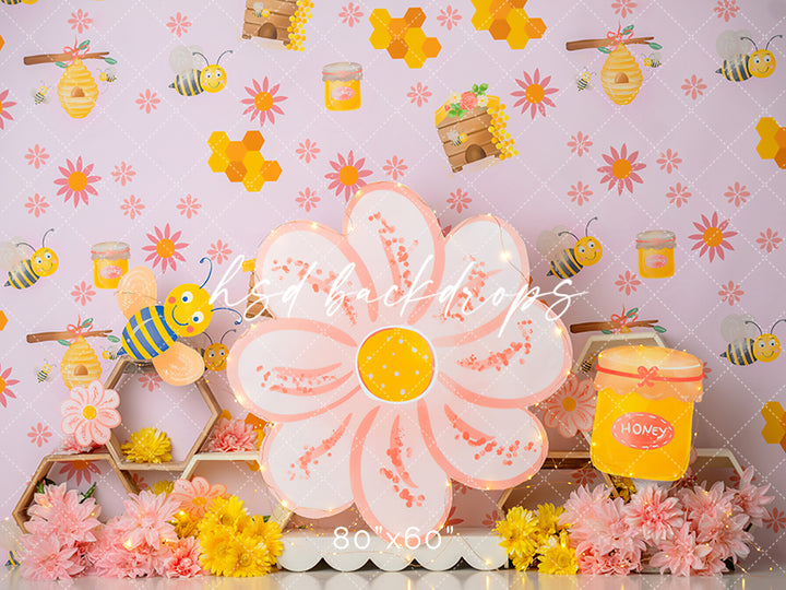 Honey Bee Photo Backdrop for Spring or Summer Cake Smash Photoshoot